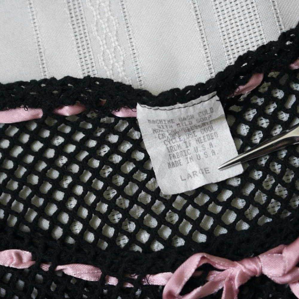 Black fish net long sleeve blouse with pink ribbon bow tie - Picture 7 of 8